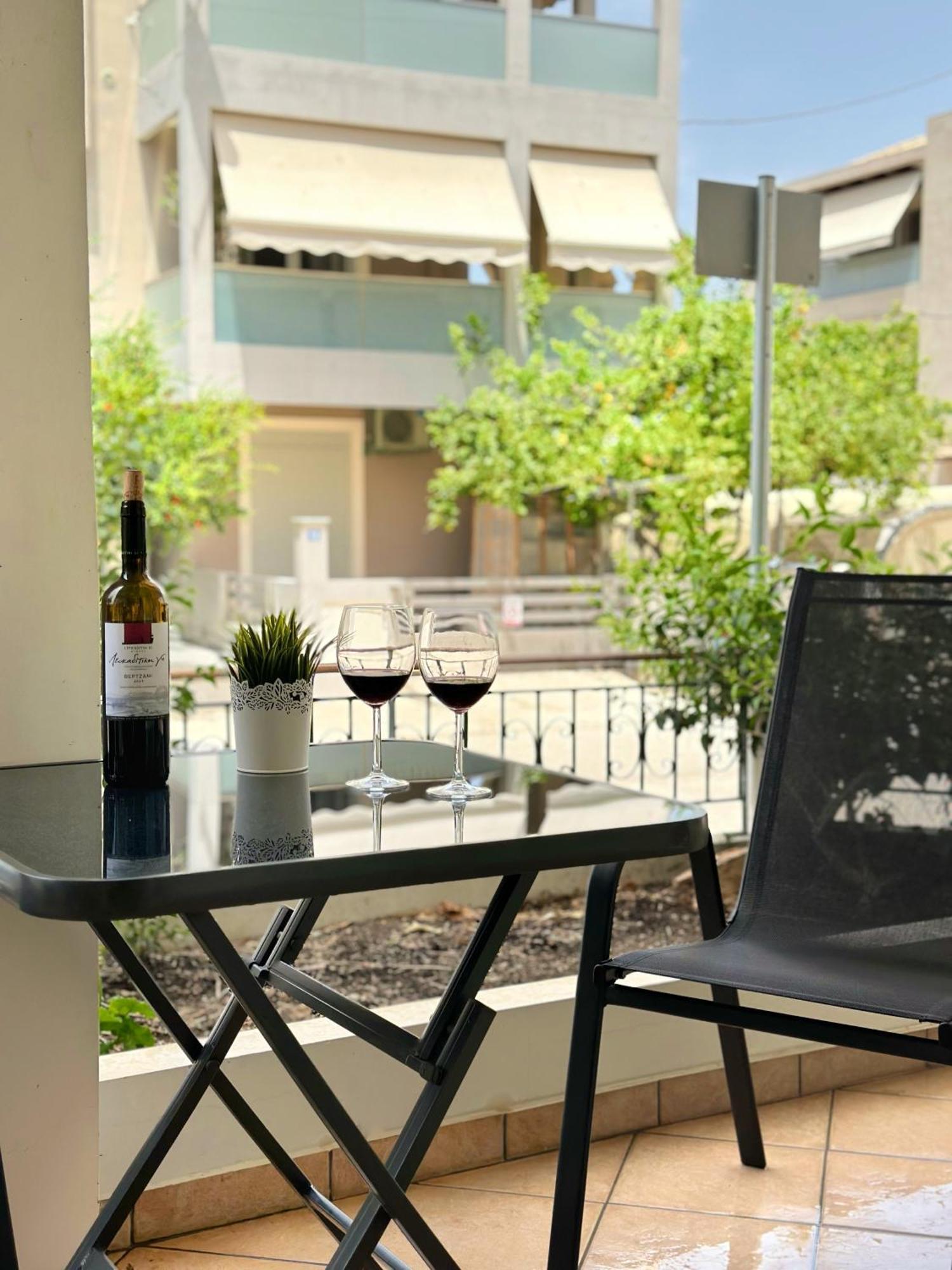 Urban Apartment *